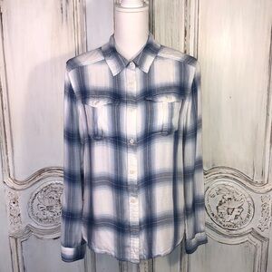 PENDLETON Lightweight Blue and White Plaid Long Sleeve Button Down Size Small